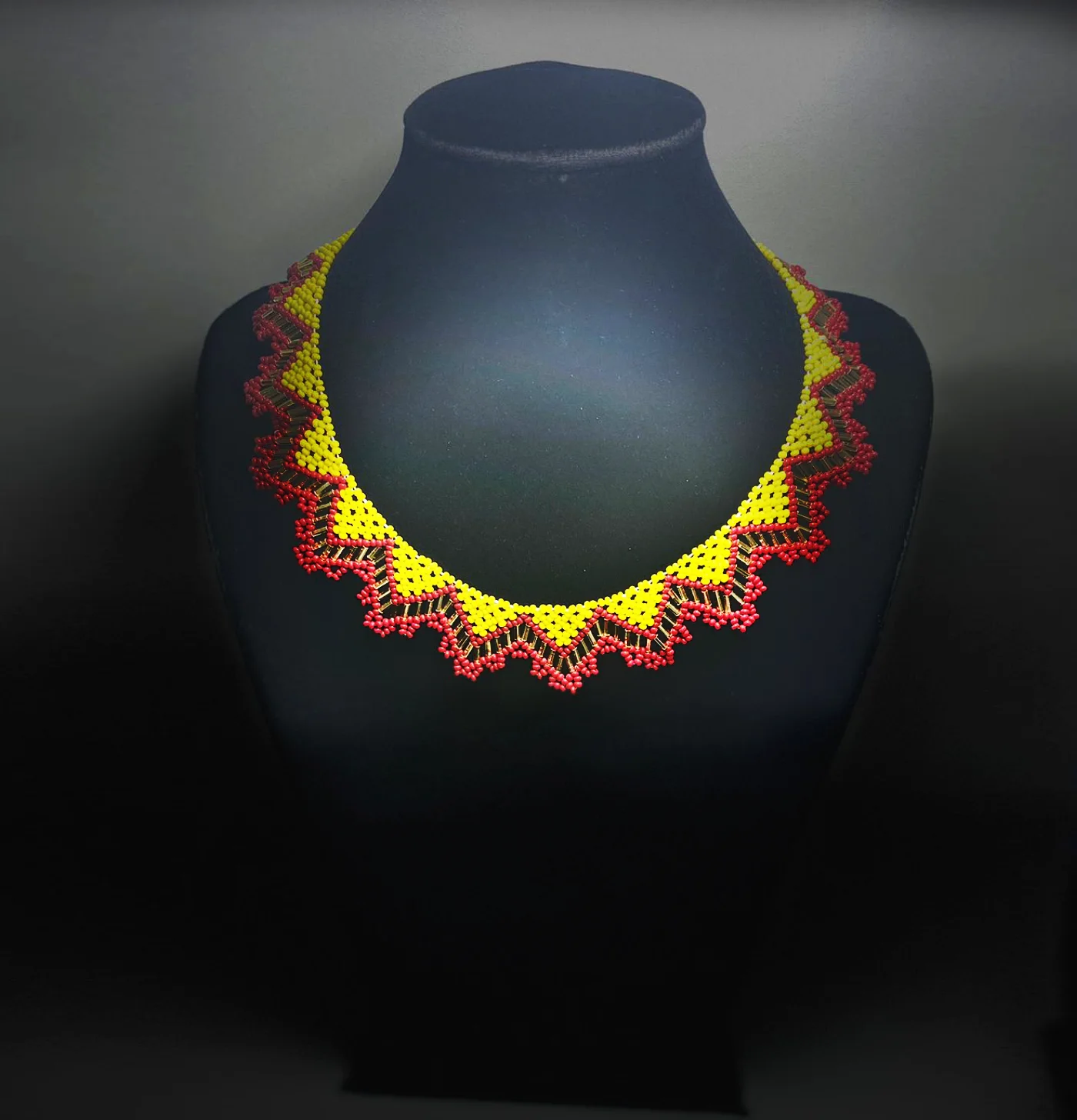 W Neck